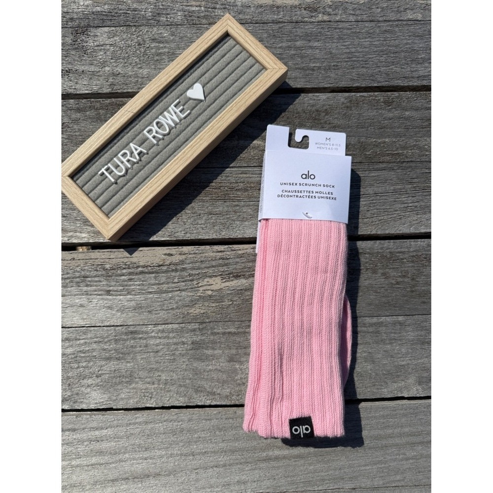 Alo Yoga Unisex Scrunch Socks Sweet Pink Size Medium NWT Crew Slouch Socks